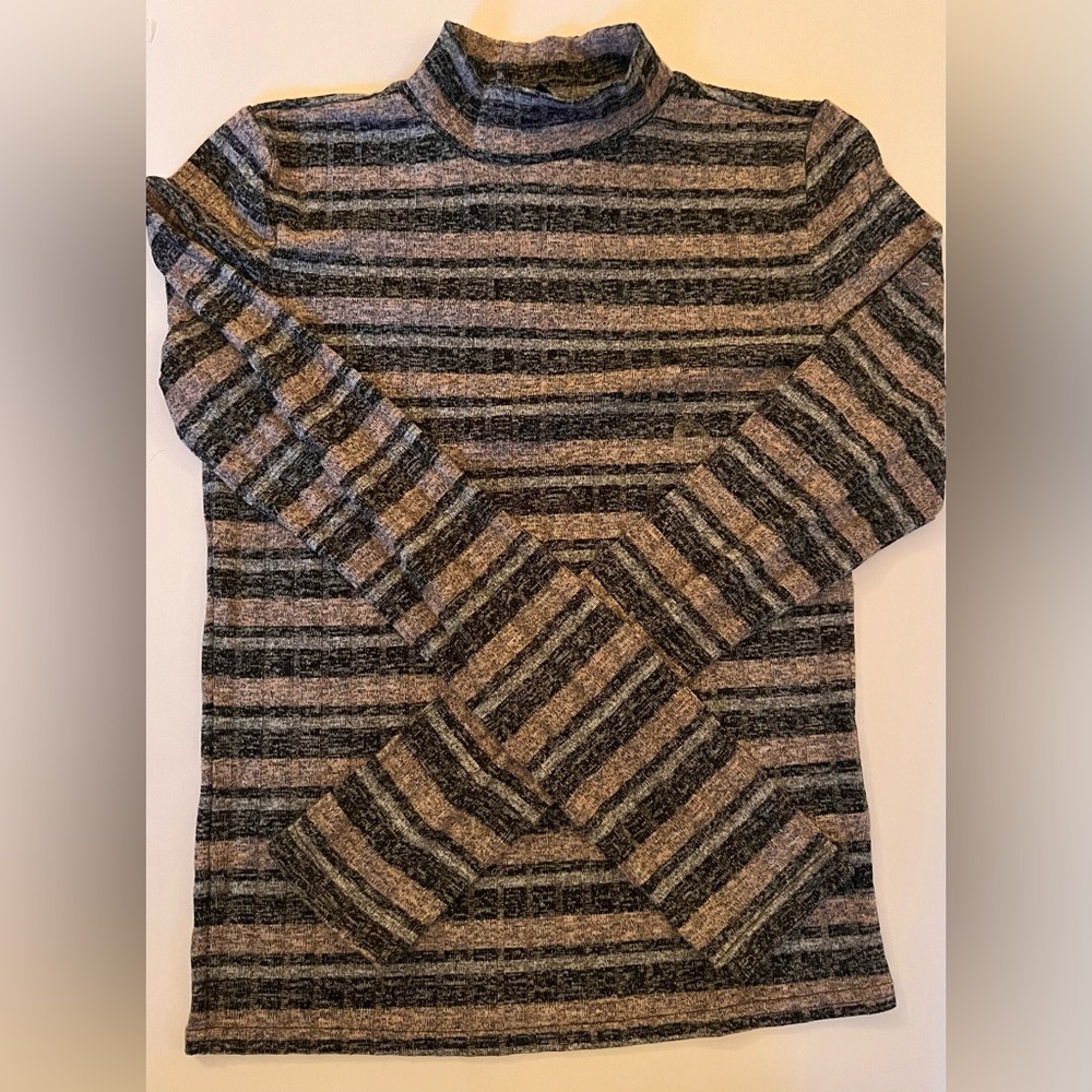 Cropped Fitted Long Sleeve Top